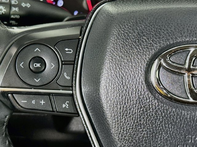 Used 2020 Toyota Camry XSE FWD image 11