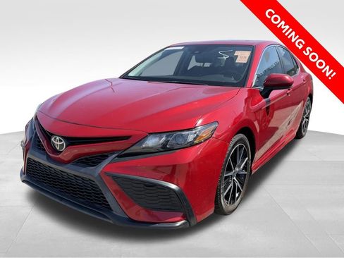 Used 2021 Toyota Camry SE FWD image 1
