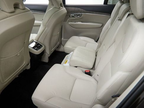 Used 2024 Volvo XC90 B6 Plus w/ Protection Package Premier AWD/4WD image 22