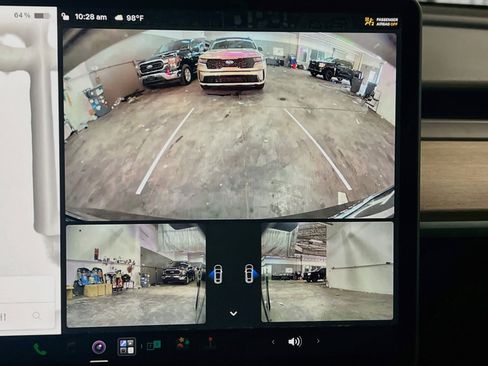 Used 2023 Tesla Model Y Performance AWD/4WD image 10