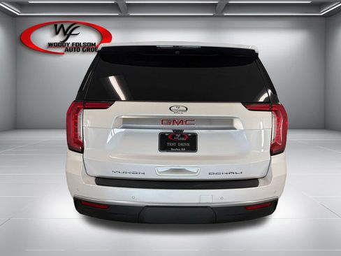 Used 2024 GMC Yukon XL Denali w/ Advanced Technology Package RWD image 7