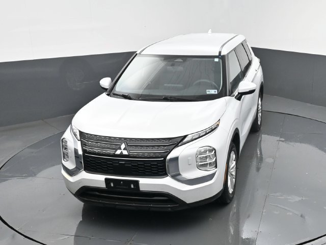 Used 2024 Mitsubishi Outlander ES AWD/4WD image 24
