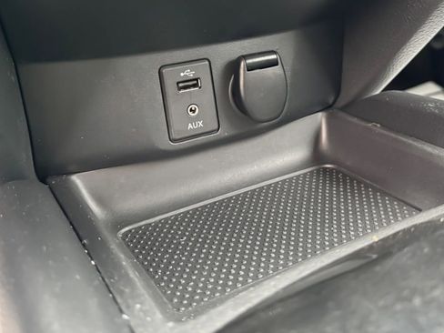 Used 2016 Nissan Rogue SV AWD/4WD image 26