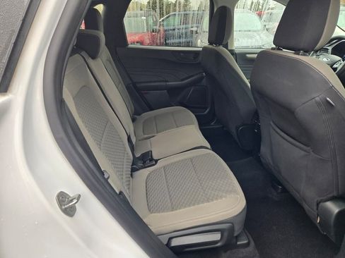 Certified 2022 Ford Escape SE w/ Cold Weather Package image 9