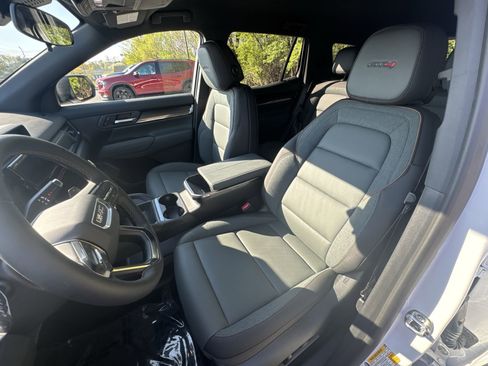 New 2026 GMC Terrain AT4 image 13