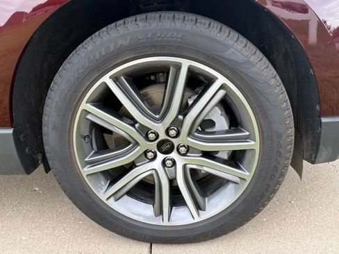 Certified 2024 Ford Edge Titanium AWD/4WD image 8