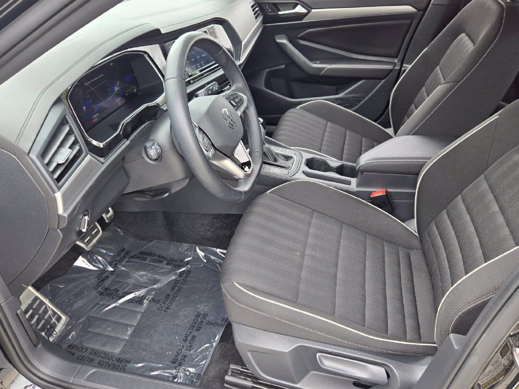 Used 2024 Volkswagen Jetta Sport FWD image 10