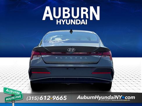 New 2026 Hyundai Elantra SE FWD image 6