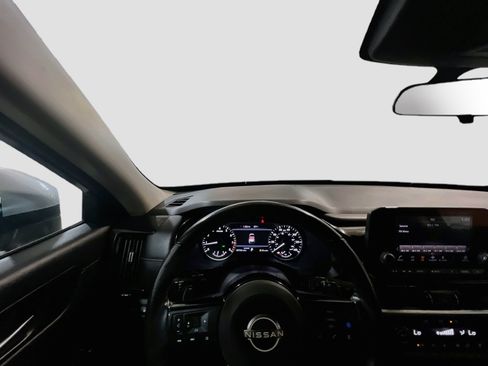 Used 2022 Nissan Pathfinder SV FWD image 7