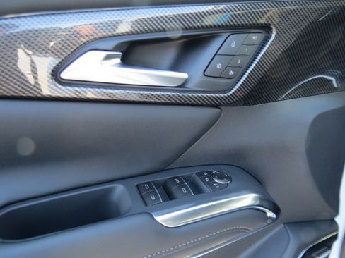 New 2026 Chevrolet Traverse High Country FWD image 18
