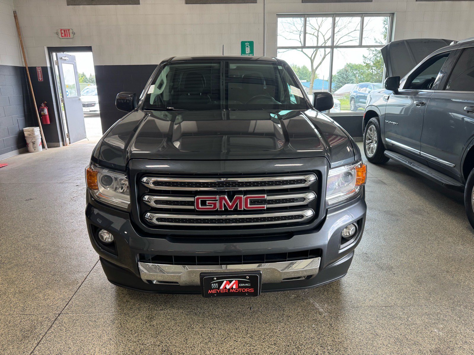 Used 2015 GMC Canyon SLE w/ All-Terrain Package AWD/4WD image 2