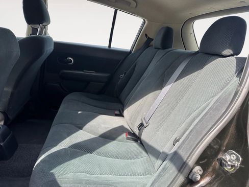 Used 2011 Nissan Versa 1.8 S w/ Plus Pkg image 10