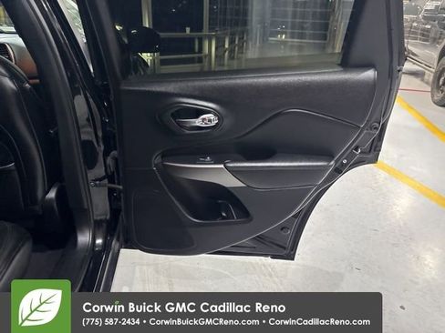 Used 2019 Jeep Cherokee Latitude Plus image 17