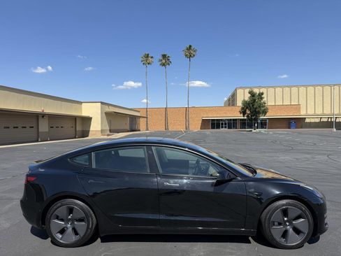 Used 2021 Tesla Model 3 Standard Range Plus RWD image 9