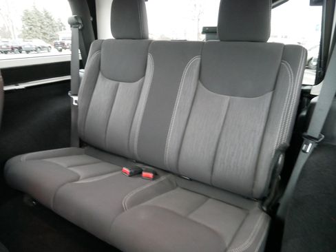 Used 2014 Jeep Wrangler Sahara w/ Dual Top Group image 33