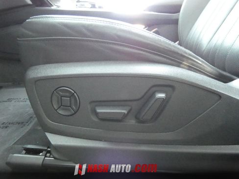 Used 2021 Audi e-tron Premium Plus AWD/4WD image 50