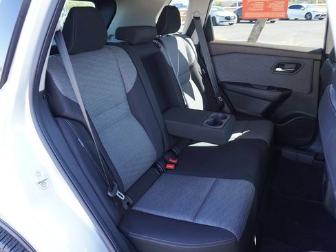 Certified 2023 Nissan Rogue SV FWD image 9