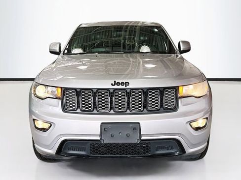 Used 2020 Jeep Grand Cherokee Altitude image 4