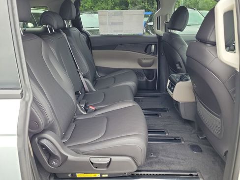 New 2026 Kia Carnival SX FWD image 12