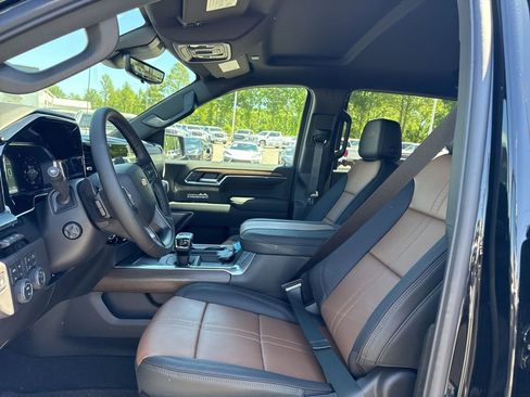 New 2026 Chevrolet Silverado 1500 High Country AWD/4WD image 9