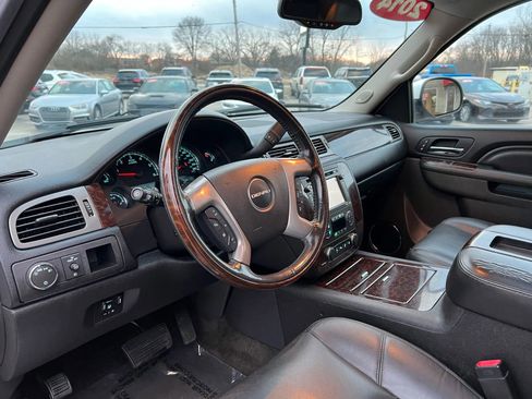 Used 2014 GMC Yukon XL Denali image 14