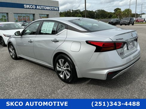 Used 2024 Nissan Altima 2.5 S FWD image 3