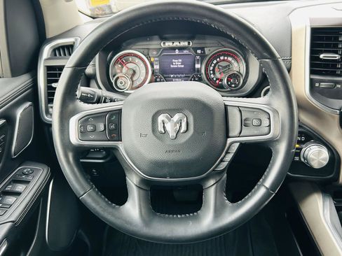 Used 2022 RAM 1500 Laramie AWD/4WD image 18