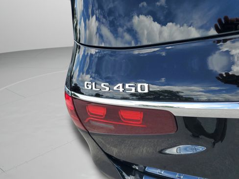 Certified 2026 Mercedes-Benz GLS 450 4MATIC w/ AMG Line Exterior image 43