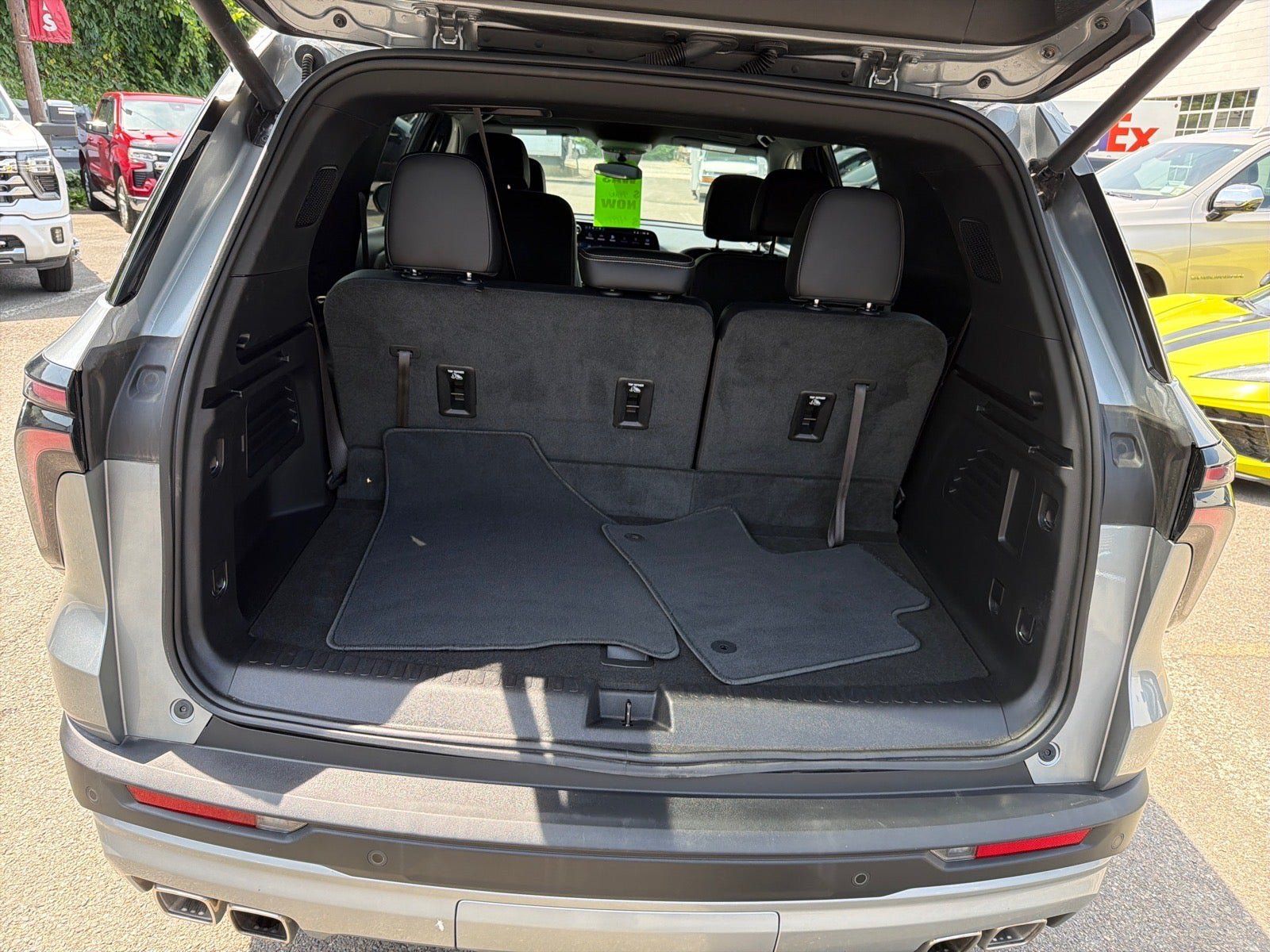 Used 2026 Chevrolet Traverse LT AWD/4WD image 9