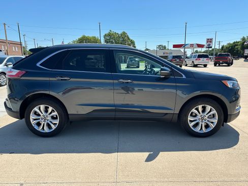 Used 2024 Ford Edge Titanium AWD/4WD image 7