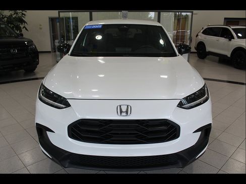 Certified 2025 Honda HR-V Sport image 2