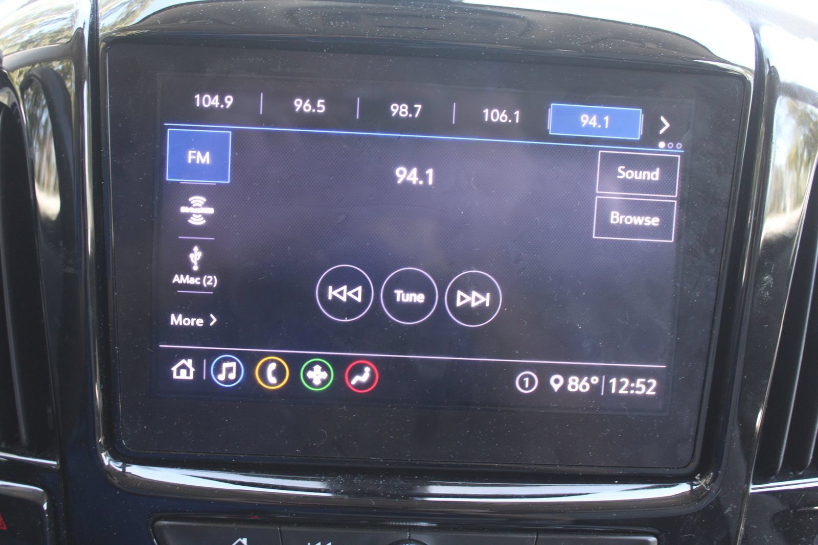 Used 2020 Chevrolet Traverse LT FWD image 47