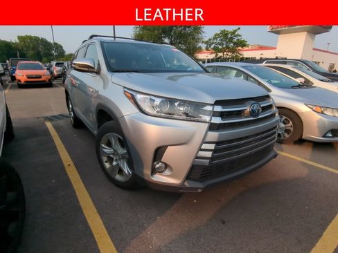 Used 2018 Toyota Highlander Limited AWD/4WD image 3