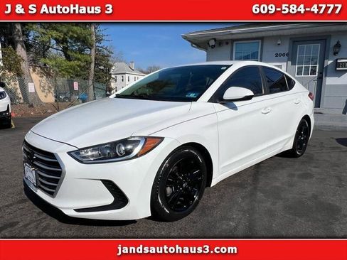 Used 2018 Hyundai Elantra SEL image 1
