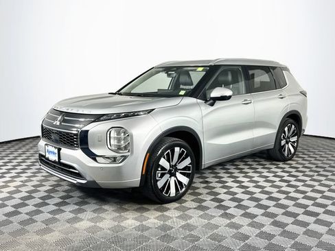 Used 2025 Mitsubishi Outlander SEL AWD/4WD image 2