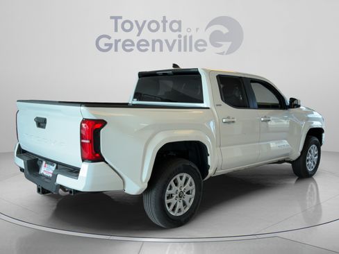 Used 2025 Toyota Tacoma SR5 RWD image 6