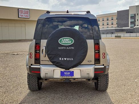 Used 2021 Land Rover Defender 110 SE image 4
