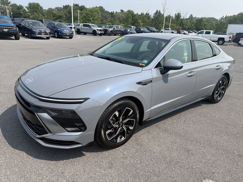 Used 2025 Hyundai Sonata SEL FWD image 8