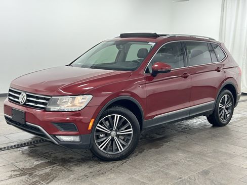 Used 2018 Volkswagen Tiguan SEL image 1