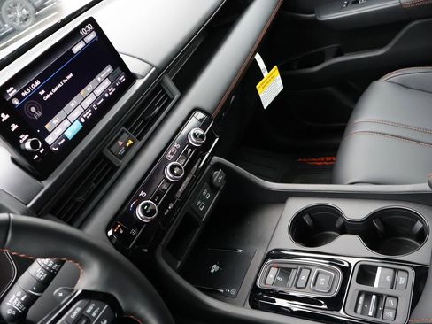 Certified 2025 Honda Pilot TrailSport image 20