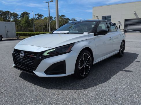 New 2026 Nissan Altima 2.5 SR FWD image 9