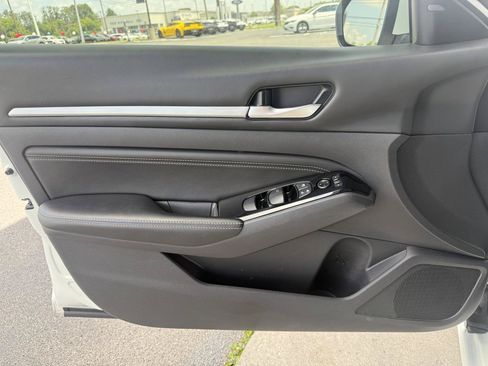Used 2021 Nissan Altima 2.5 SV FWD image 8
