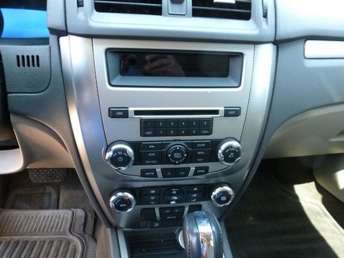 Used 2012 Ford Fusion Hybrid FWD image 15