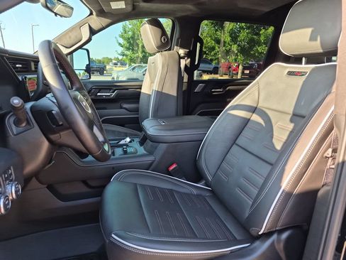 Used 2025 GMC Sierra 2500 AT4X AWD/4WD image 22