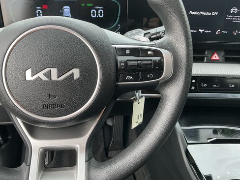 Certified 2023 Kia Sportage LX AWD/4WD image 18