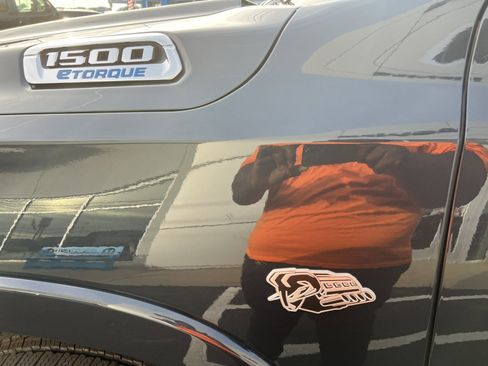 New 2026 RAM 1500 4x4 Crew Cab image 10