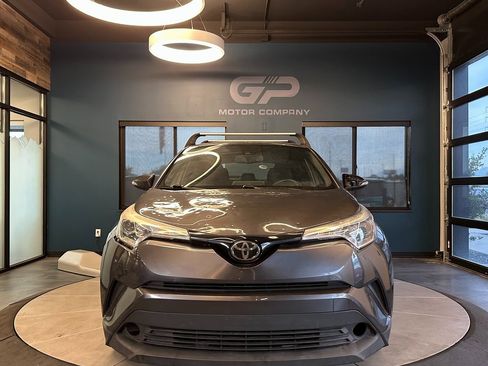 Used 2018 Toyota C-HR XLE image 8