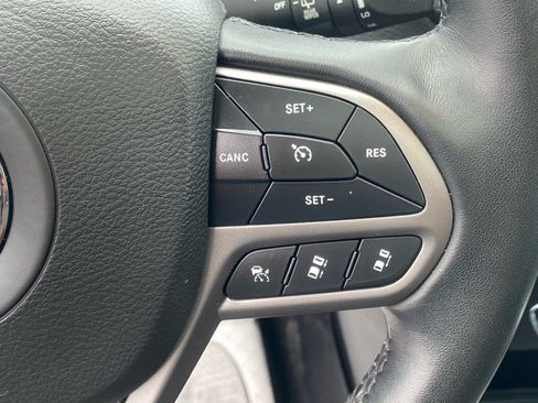 Used 2021 Jeep Cherokee Limited AWD/4WD image 17