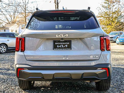 Certified 2024 Kia Sorento SX image 5