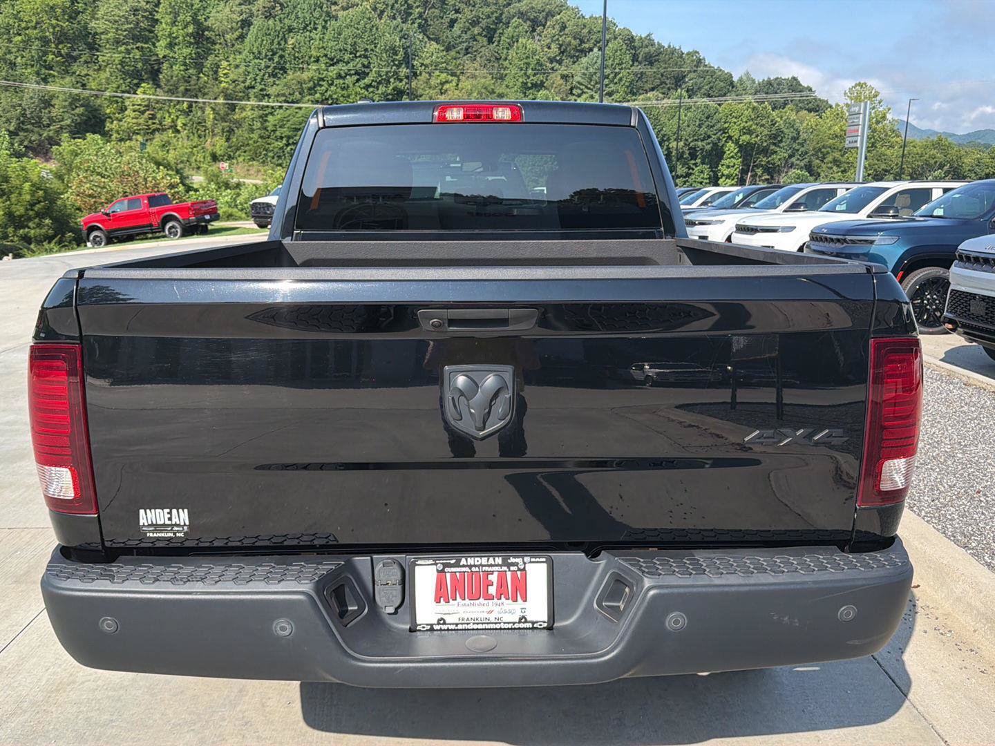 Used 2022 RAM 1500 Warlock AWD/4WD image 4